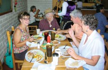 Quail Creek residents at Cora’s Café, left to right: Edy Alderson, Tito Carrillo, Daryl Alderson and Vicki Sullivan; photo by Ron Sullivan.