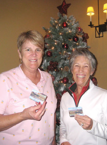 Flight 4 first place winners: Lynn Thomas and Diana Simmons
