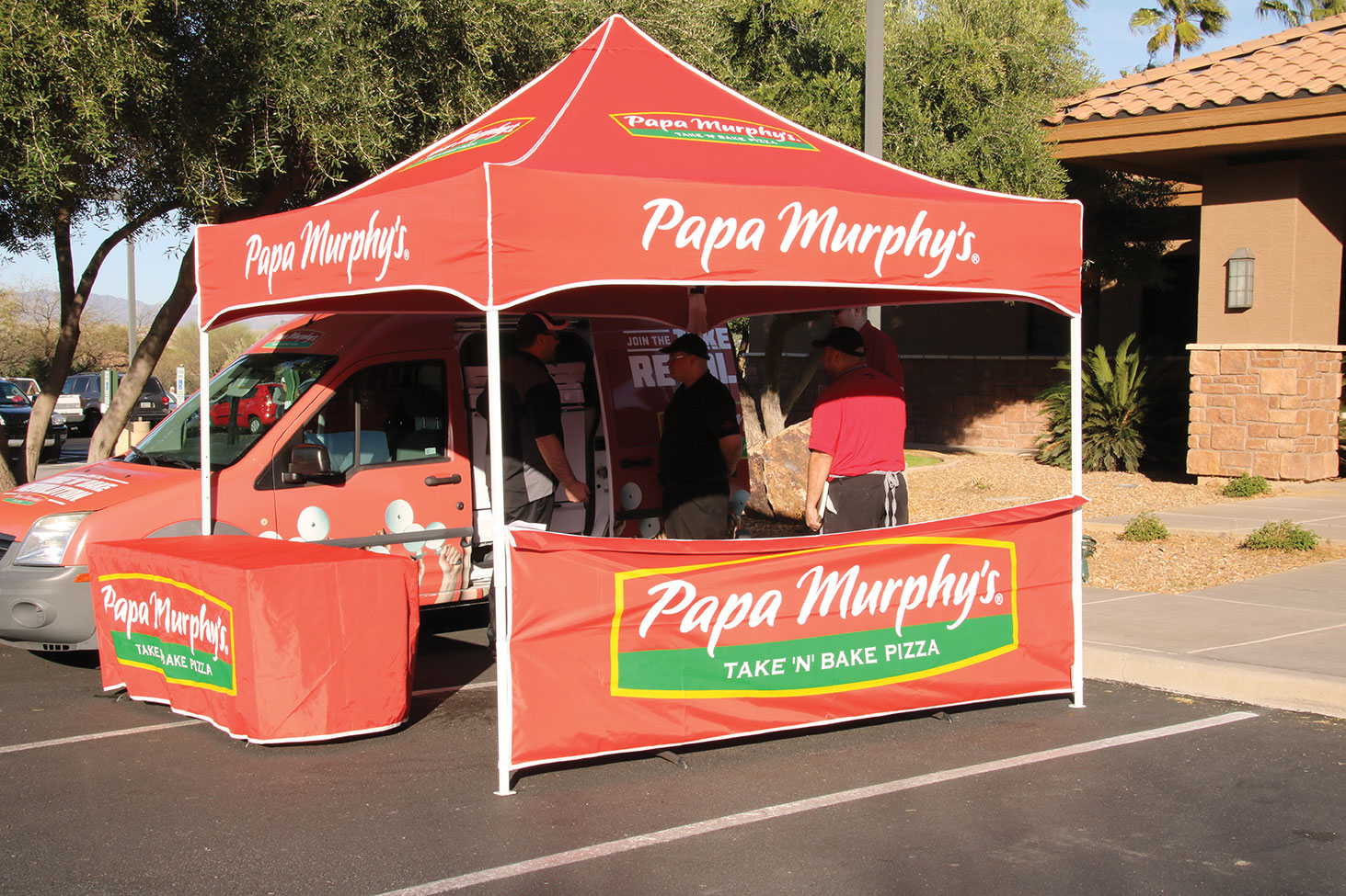 Quail Creek Sports Run sponsor, Papa Murphy’s Pizza, provided freshly-baked pizza.
